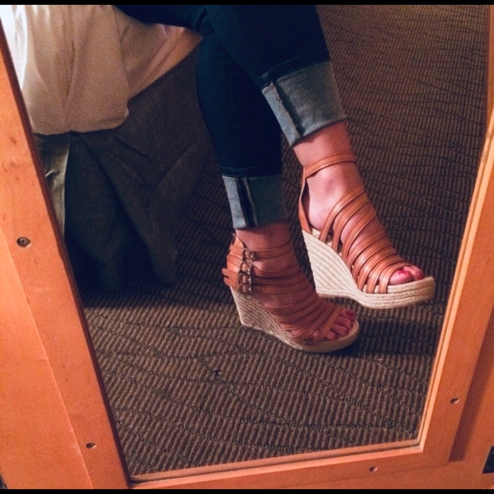 VC Signature “Dominicah”  Espadrille Wedge Sandals